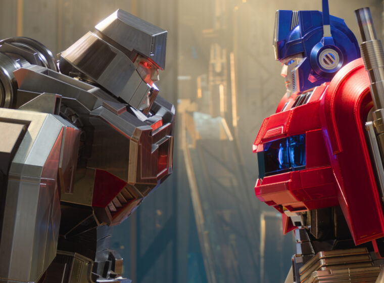 D-16/Megatron (Brian Tyree Henry) facing off against Orion Pax/Optimus Prime (Chris Hemsworth) in Transformers One | Agents of Fandom