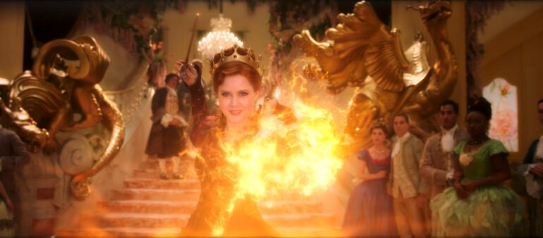 Amy Adams as Princess Giselle using magic in Disenchanted - Agents of Fandom