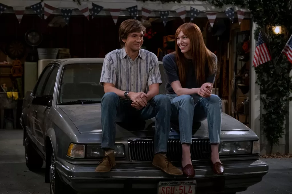 Eric (Topher Grace) and Donna (Laura Prepon) in That '90s Show | Agents of Fandom