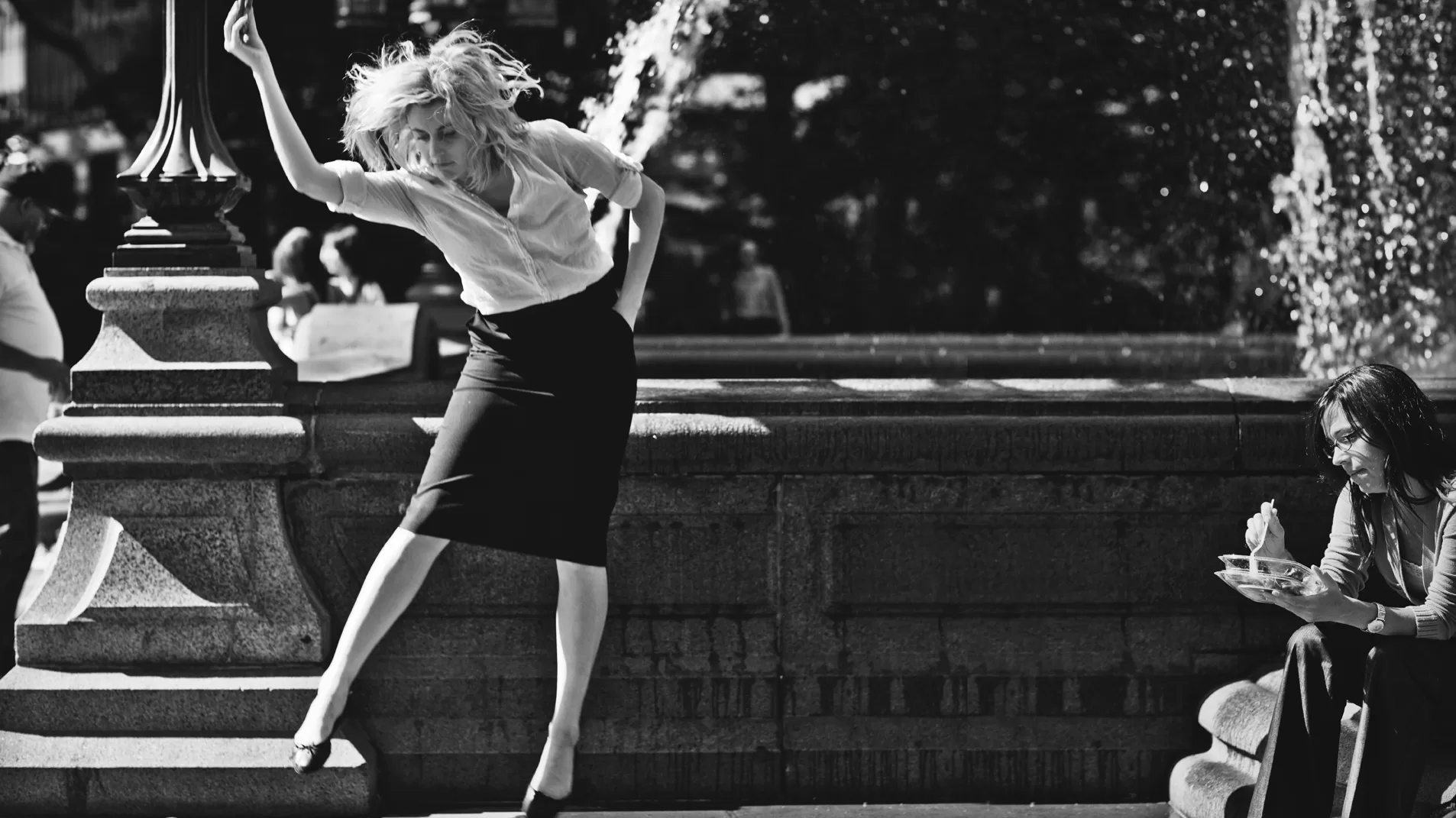 Frances Ha (Greta Gerwig) dances her way through life, the city, and the unnerving challenges of growing closer and further apart from her hopes, dreams, and friendships | Agents of Fandom