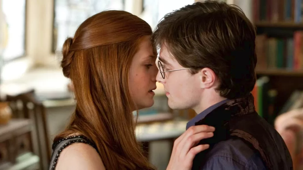 Harry Potter star Bonnie Wright and Daniel Radcliffe portray Harry and Ginny's romance in 'Harry Potter and the Deathly Hallows, Part 1' | Agents of Fandom