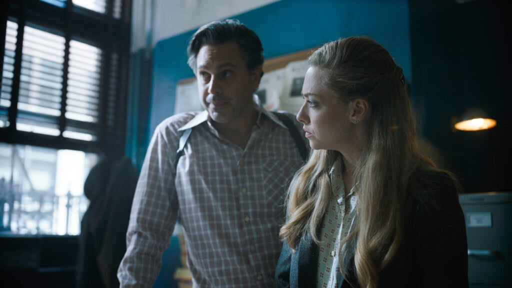 Thomas Sadoski's Matty Dunne and Amanda Seyfried's Rya are a complicated duo in The Crowded Room | Agents of Fandom