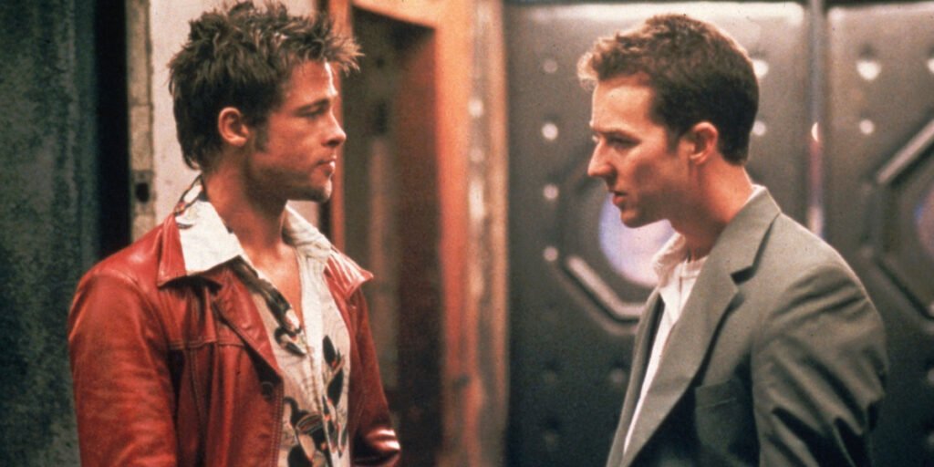 Brad Pitt and Edward Norton talking to each other in Fight Club | Agents of Fandom