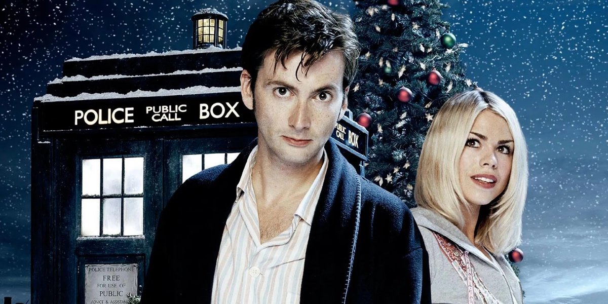 David Tennant and Billie Piper in front of the Tardis in this Christmas special "The Christmas Invasion" | Agents of Fandom