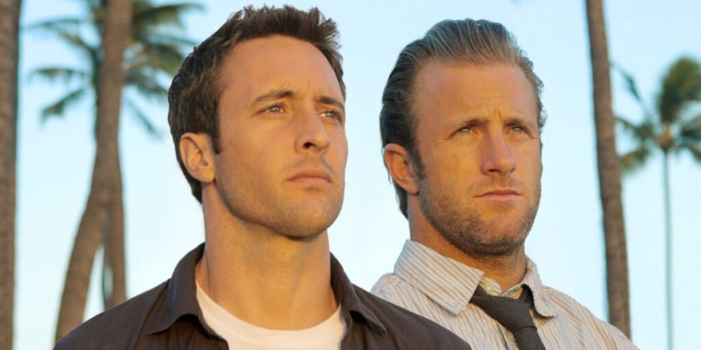 Alex O'Loughlin and Scott Caan standing in front of some palm trees in Hawaii Five-O | Agents of Fandom