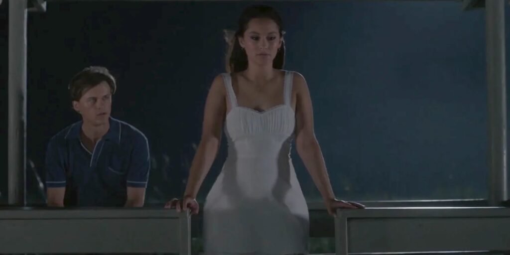 Conrad looks upon Belly, ready to confess his love | Agents of Fandom