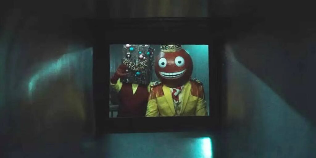 Fun Size provides a trick looking down a vent in V/H/S/Halloween | Agents of Fandom