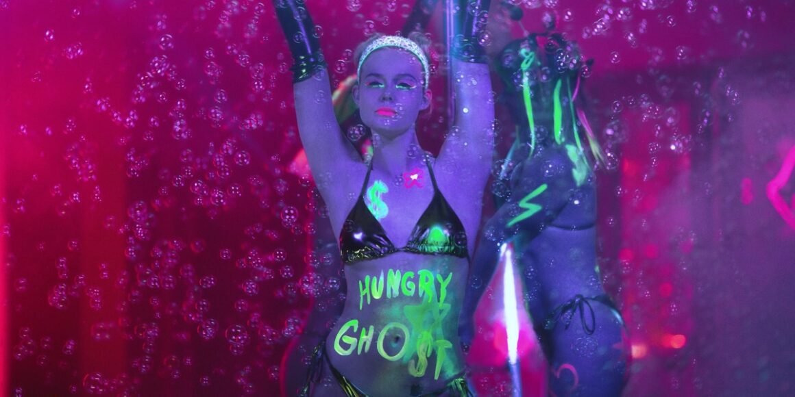 Elle Fanning dances in Margo's Got Money Troubles | Agents of Fandom