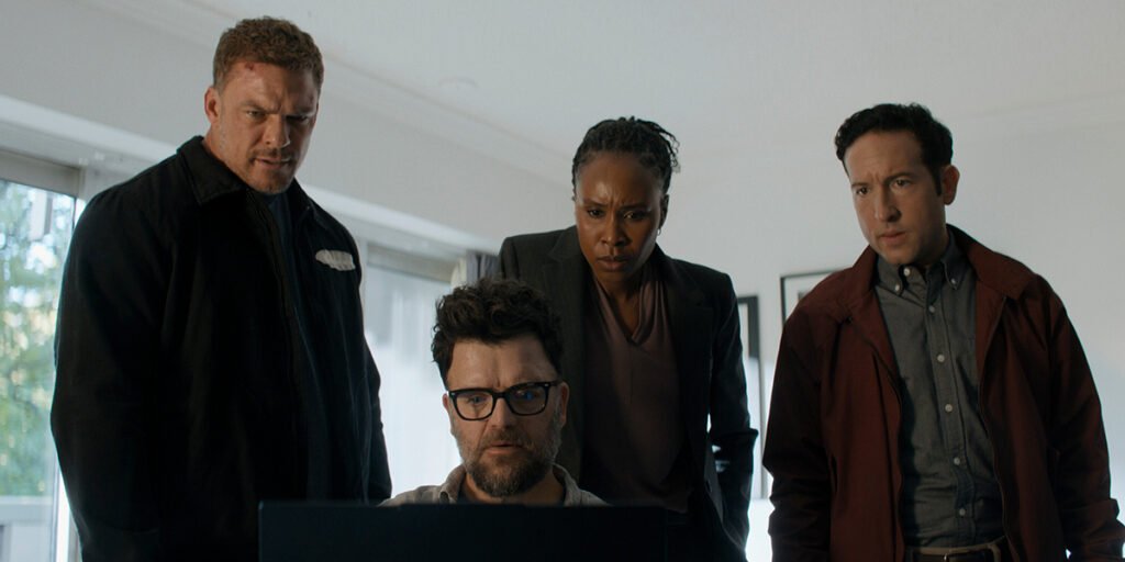 A cop, a detective, and a journalist join forces with Reacher to help save the day | Agents of Fandom